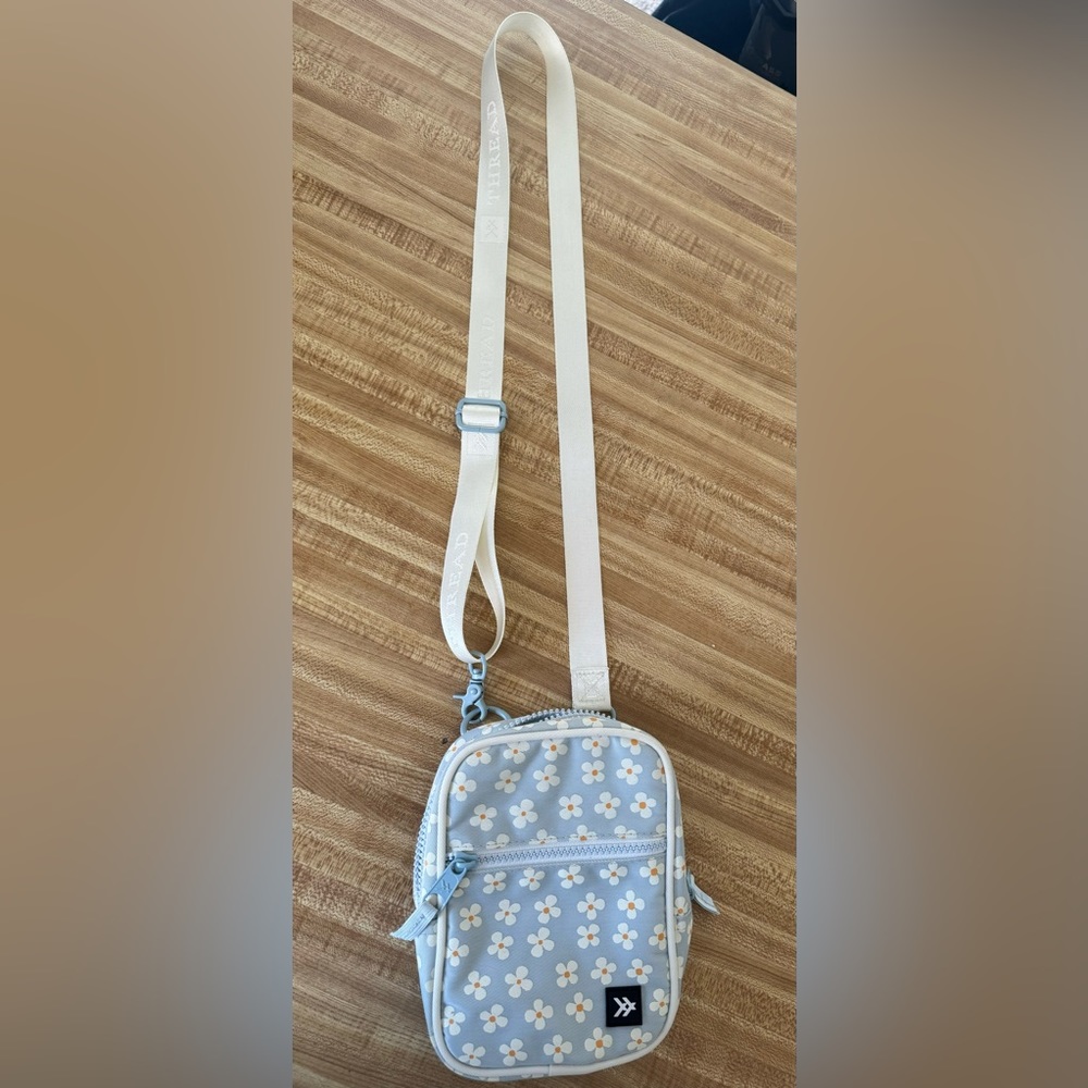 Thread Wallets Blue Flower Crossbody Purse